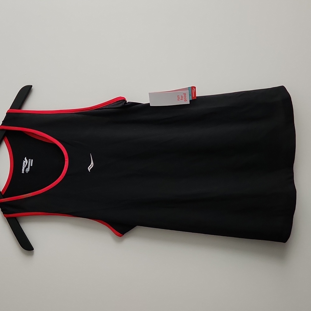 Saucony NWT Tropic Racerback Tank Size Large